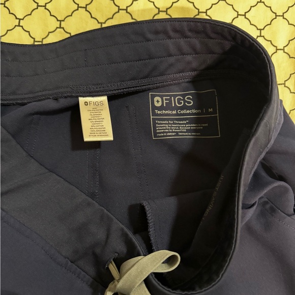 FIGS Zamora Jogger Scrub bottom in M - Picture 3 of 4